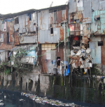 Ärmere Hälfte: Slum in Indien (Foto: Dieter Zirnig/Flickr.com) Slum2