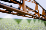 Ein US-Sojafeld wird besprüht (Foto: United Soybean Board / creativecommons.org/licenses/by/2.0) Pestizid Glyphosat Herbizide