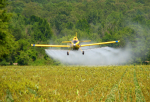 Glyphosat wird in Kolumbien aus der Luft versprüht (Foto: Roger Smith/flickr.com) Spraying